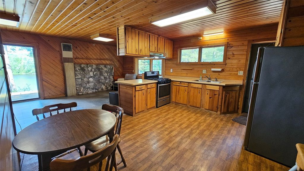 Image 7 of property listing at 3555 N Birch Lane, Radisson, WI 54867