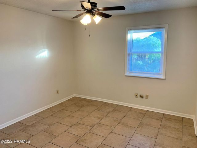 220 Briarcliff Drive, Youngsville, LA 70592