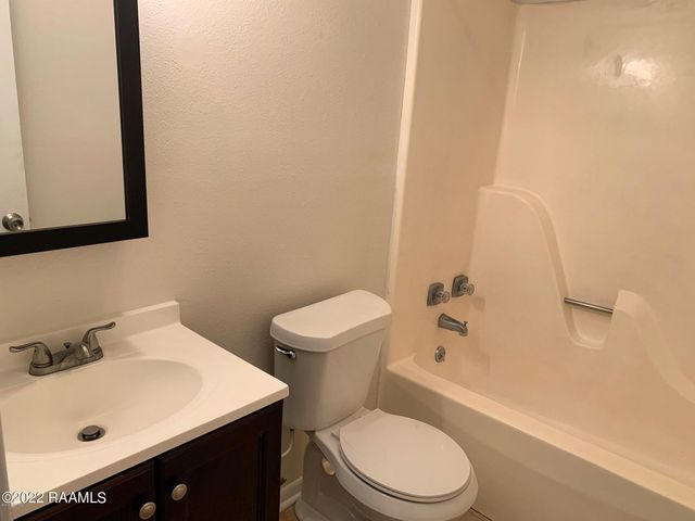220 Briarcliff Drive, Youngsville, LA 70592