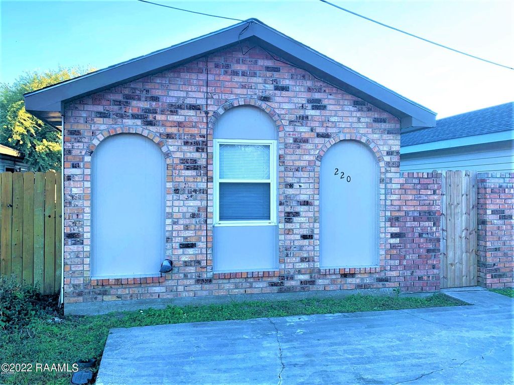220 Briarcliff Drive, Youngsville, LA 70592
