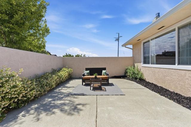 26945 Halifax Place, Hayward, CA 94542
