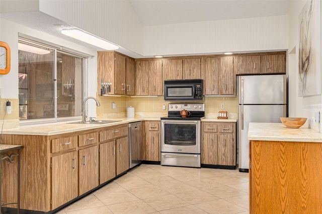 2101 SUNSET POINT ROAD 1305, Clearwater, FL 33765