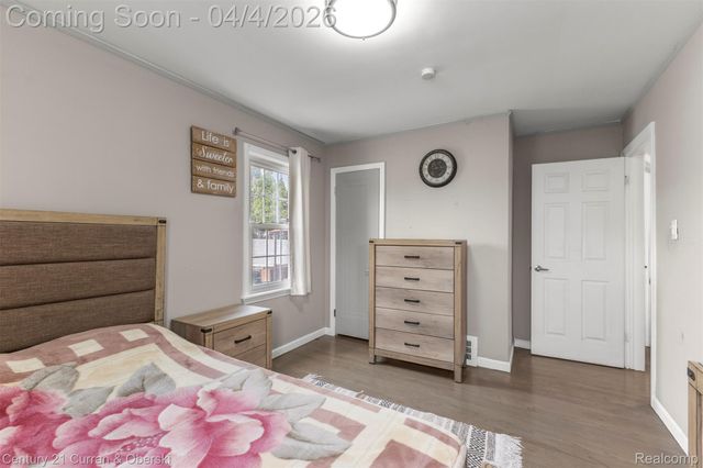 22801 Buckingham Street, Dearborn, MI 48128