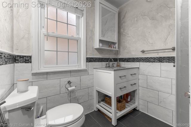 22801 Buckingham Street, Dearborn, MI 48128