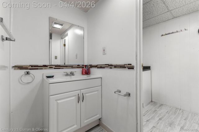 22801 Buckingham Street, Dearborn, MI 48128