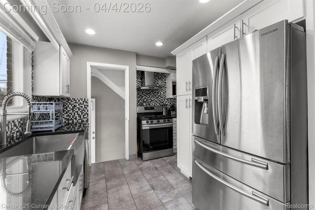 22801 Buckingham Street, Dearborn, MI 48128