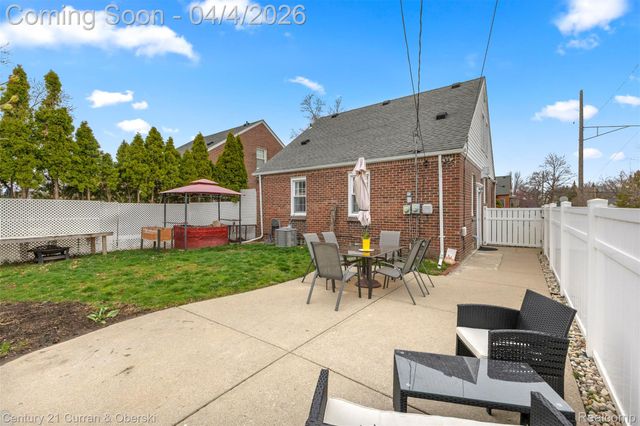 22801 Buckingham Street, Dearborn, MI 48128