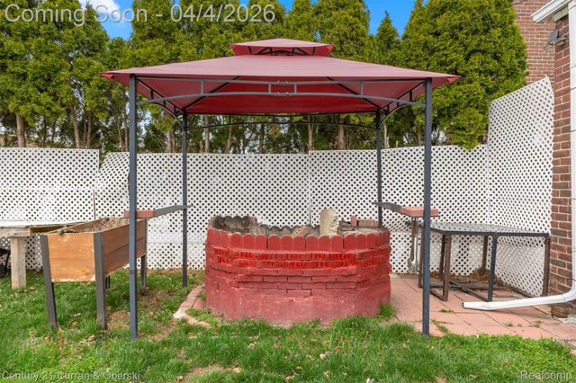 22801 Buckingham Street, Dearborn, MI 48128