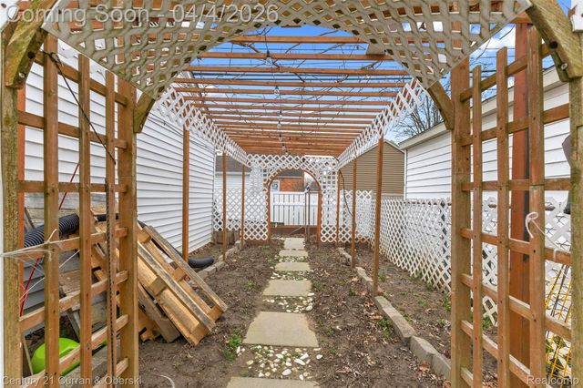 22801 Buckingham Street, Dearborn, MI 48128