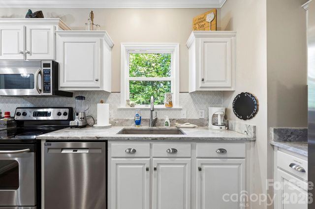 30 Lower Tanglewood Road E 2, Lake Toxaway, NC 28747