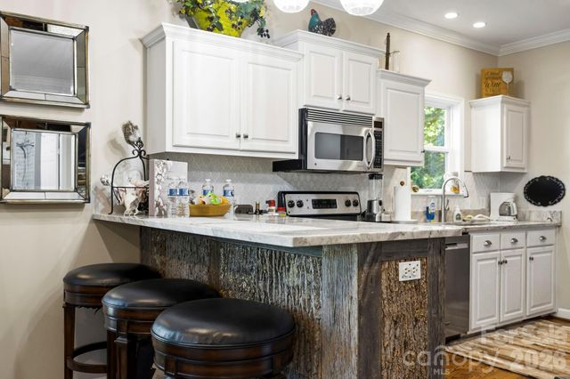 30 Lower Tanglewood Road E 2, Lake Toxaway, NC 28747