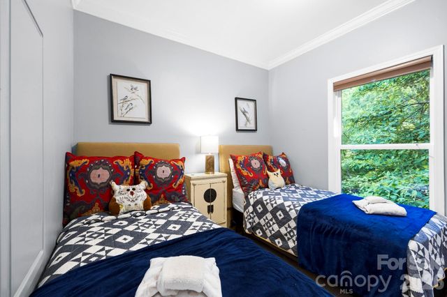 30 Lower Tanglewood Road E 2, Lake Toxaway, NC 28747