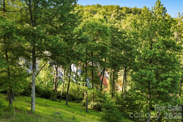 30 Lower Tanglewood Road E 2, Lake Toxaway, NC 28747