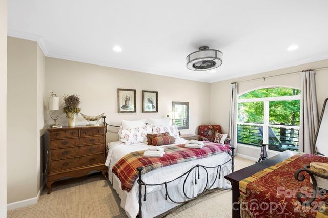 30 Lower Tanglewood Road E 2, Lake Toxaway, NC 28747
