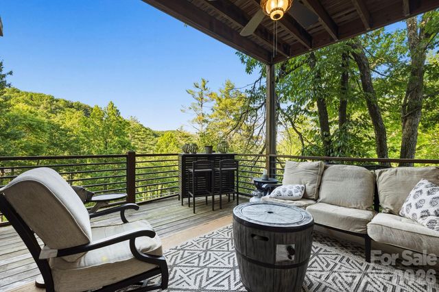 30 Lower Tanglewood Road E 2, Lake Toxaway, NC 28747