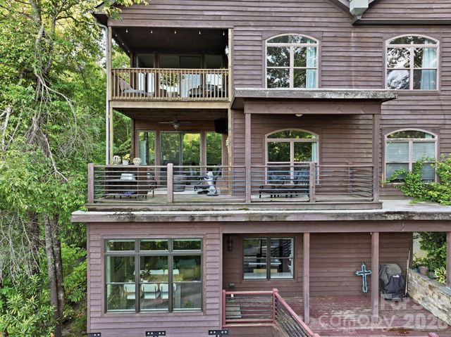 30 Lower Tanglewood Road E 2, Lake Toxaway, NC 28747