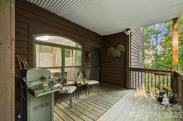 30 Lower Tanglewood Road E 2, Lake Toxaway, NC 28747