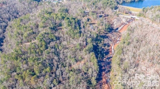 30 Lower Tanglewood Road E 2, Lake Toxaway, NC 28747