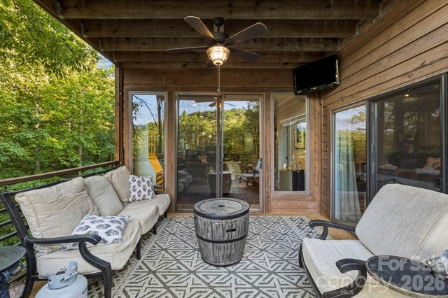 30 Lower Tanglewood Road E 2, Lake Toxaway, NC 28747
