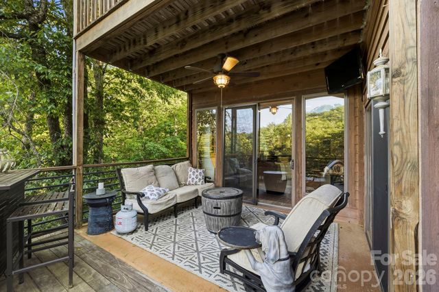30 Lower Tanglewood Road E 2, Lake Toxaway, NC 28747