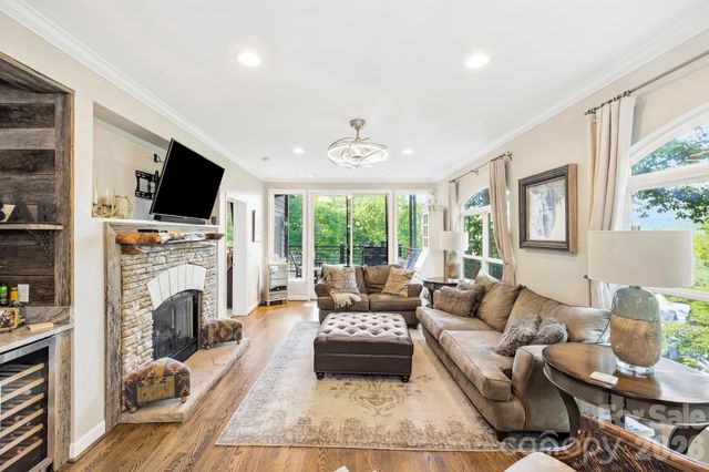 30 Lower Tanglewood Road E 2, Lake Toxaway, NC 28747