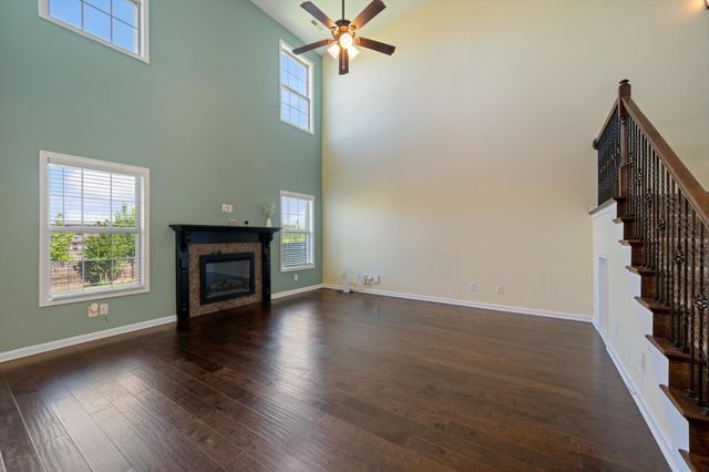 668 Sturdivant Dr, Clarksville, TN 37042