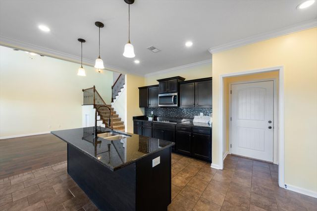 668 Sturdivant Dr, Clarksville, TN 37042