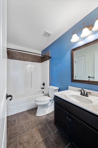 668 Sturdivant Dr, Clarksville, TN 37042