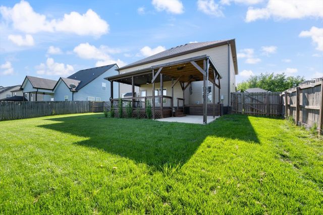 668 Sturdivant Dr, Clarksville, TN 37042