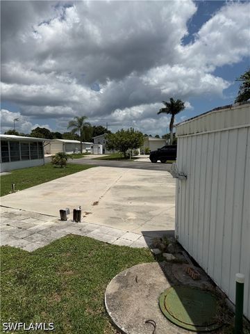 18 Jade DR, Naples, FL 34114