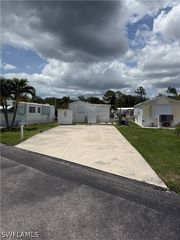 18 Jade DR, Naples, FL 34114