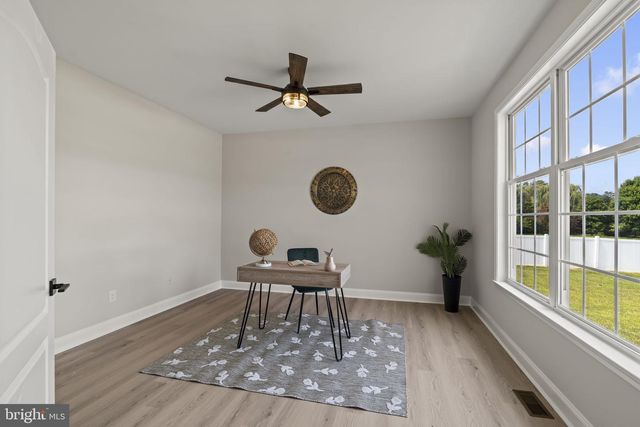 6 SKYLINE CIR, Sewell, NJ 08080