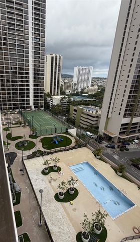 201 Ohua Avenue 2107 Mauka Tower II, Honolulu, HI 96815