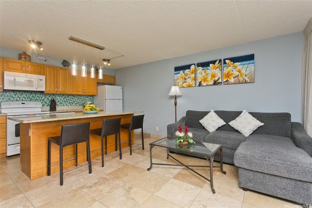 201 Ohua Avenue 2107 Mauka Tower II, Honolulu, HI 96815