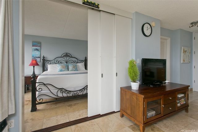 201 Ohua Avenue 2107 Mauka Tower II, Honolulu, HI 96815