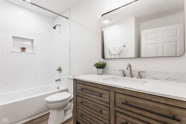 3752 Fetlock Drive, Indianapolis, IN 46227