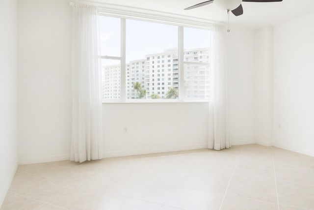 4001 Hillcrest Drive 407, Hollywood, FL 33021