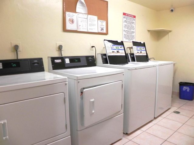 4001 Hillcrest Drive 407, Hollywood, FL 33021
