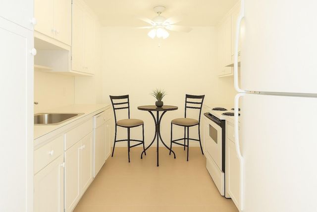 4001 Hillcrest Drive 407, Hollywood, FL 33021