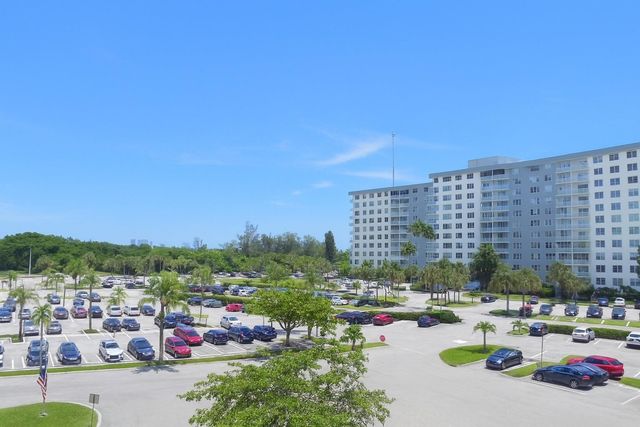 4001 Hillcrest Drive 407, Hollywood, FL 33021