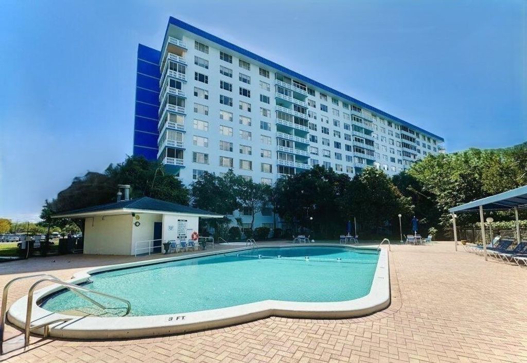 4001 Hillcrest Drive 407, Hollywood, FL 33021