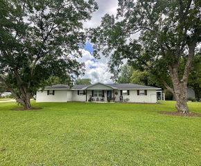 178 W Lawrence Harris Hwy, Slocomb, AL 36375