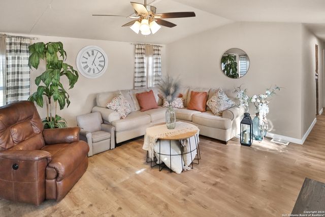 1892 FM 476, Poteet, TX 78065