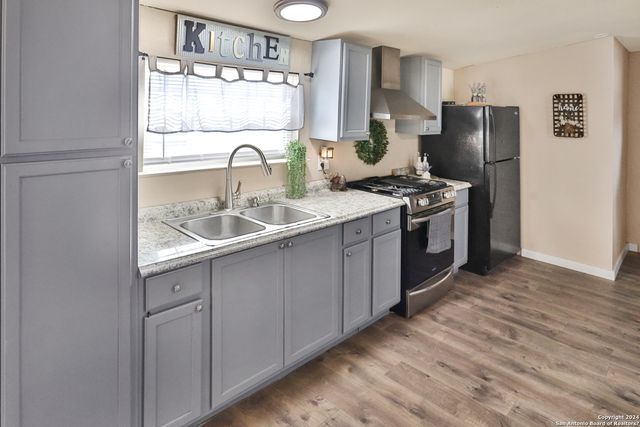 1892 FM 476, Poteet, TX 78065