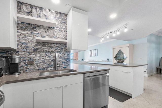 2650 Lake Shore Drive 701, Riviera Beach, FL 33404