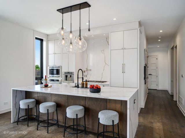 2800 N LINCOLN Avenue 4S, Chicago, IL 60657