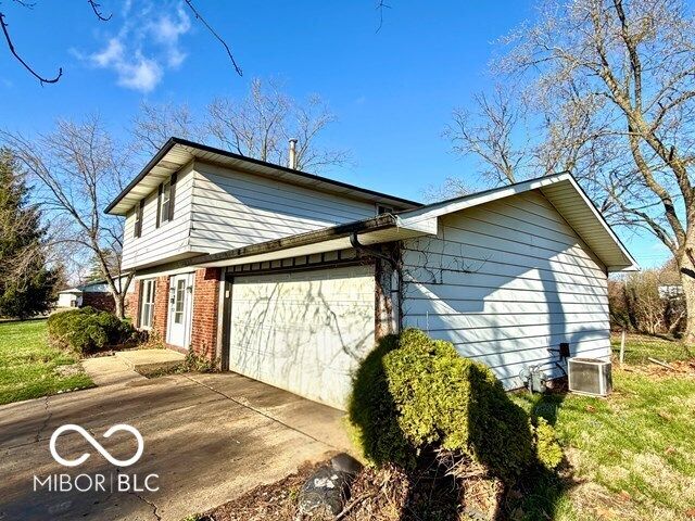 3649 Luewan Drive, Indianapolis, IN 46235