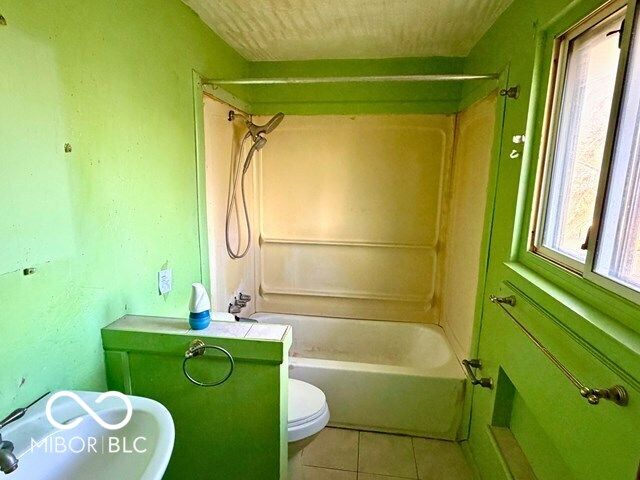 3649 Luewan Drive, Indianapolis, IN 46235