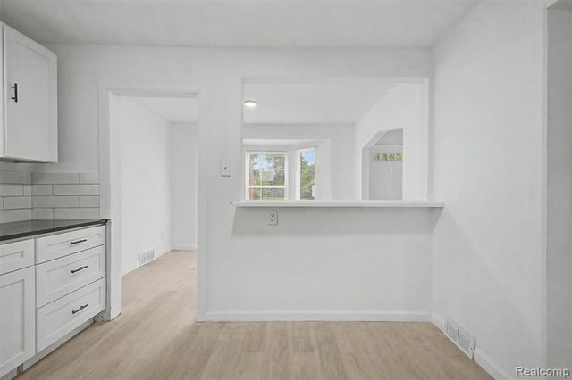8849 Whitcomb Street, Detroit, MI 48228