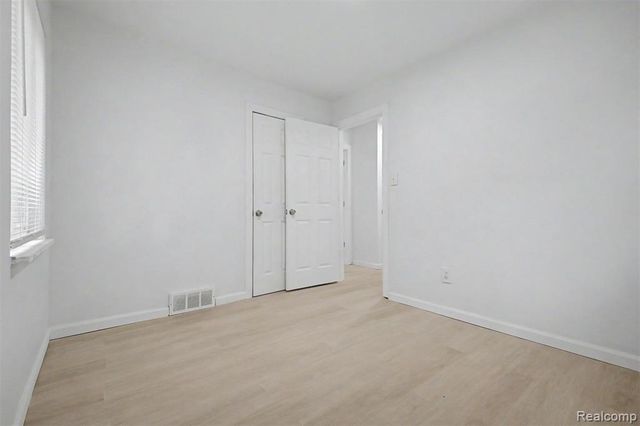 8849 Whitcomb Street, Detroit, MI 48228
